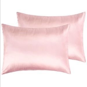 Two new in bag silk pillow cases king size